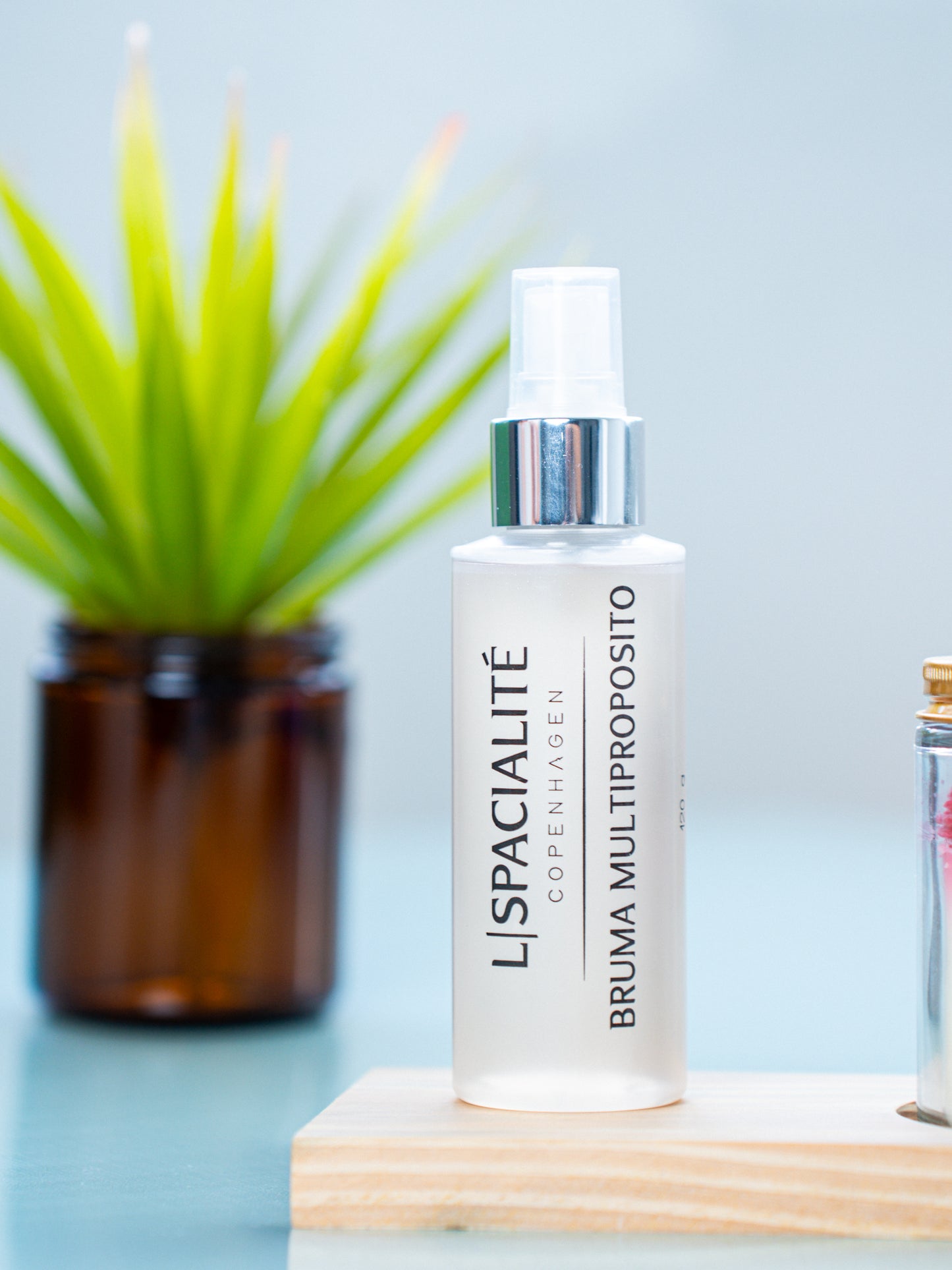 Bruma Multipropósito – Hidratación y Frescura Instantánea con Niacinamida y Ácido Hialurónico – 120 mL – Refrescante y Calmante